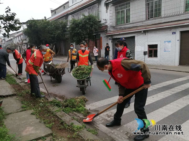 龙马潭区特兴街道：发动群众，“5+1”做好“周末大扫除”