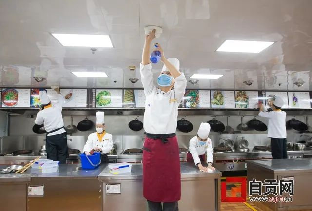 整得扎实!这周末,10万自贡人干了一件美丽的事(图19) 整得扎实!这周末,10万自贡人干了一件美丽的事(图19)