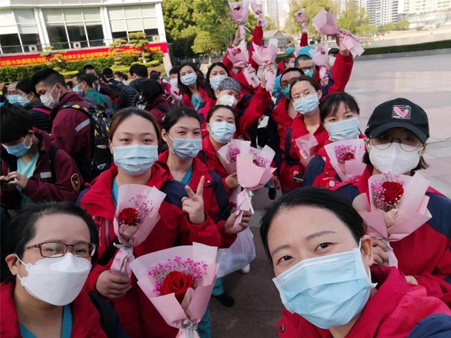 回来了！西南医大附院的战疫英雄们回川了！(图8)