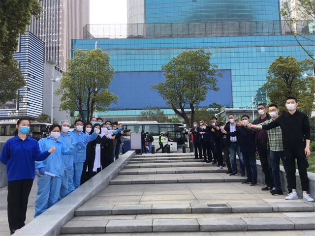 回来了！西南医大附院的战疫英雄们回川了！(图10)