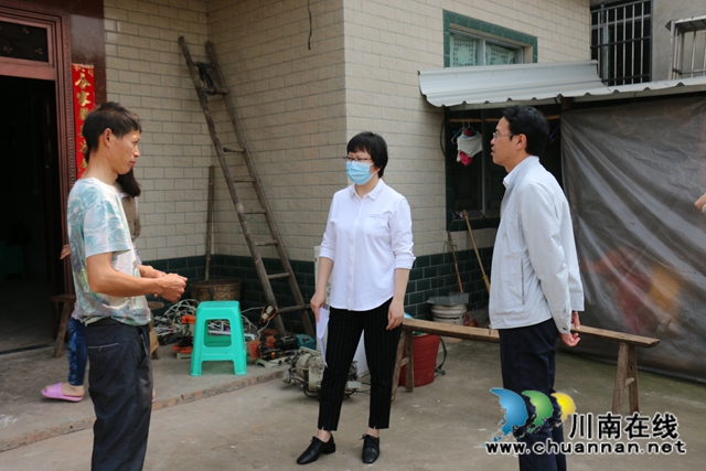 陈佳到泸县潮河镇督导脱贫攻坚工作
