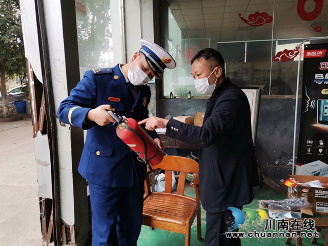 泸州消防支队：“线上线下”双线作战 坚决打赢复工复产消防保卫战(图10)
