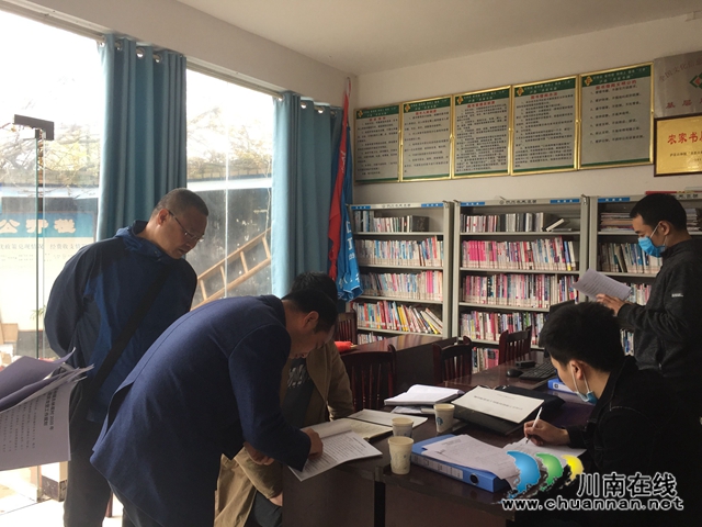 泸县扶贫移民局、县委组织部到百和镇开展第一季度脱贫攻督查工作(图2)