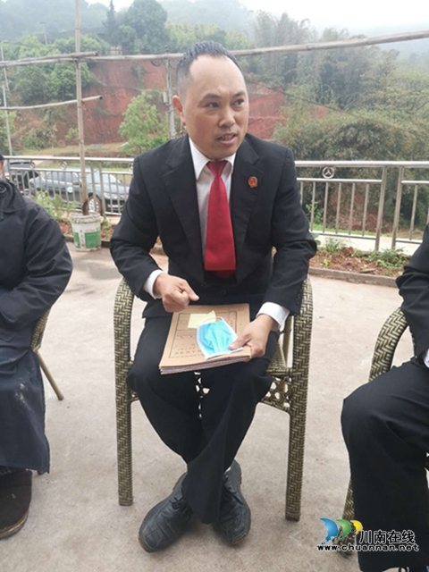 纳溪区法院：乡间“院坝会” 零距离助力春耕(图3)