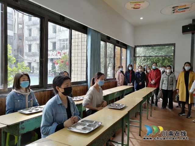 纳溪逸夫小学开展“新冠肺炎疫情背景下开学防控演练”活动(图2) 纳溪逸夫小学开展“新冠肺炎疫情背景下开学防控演练”活动(图2)