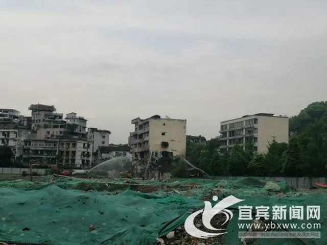 拆了!宜宾人民广场棚改点17户房屋拆除!未来将这样打造!(图2) 拆了!宜宾人民广场棚改点17户房屋拆除!未来将这样打造!(图2)