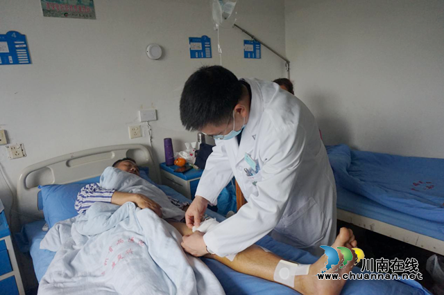泸州骨病医院院长雷辉卯:坚守医者初心,不负患者信任(图3) 泸州骨病医院院长雷辉卯:坚守医者初心,不负患者信任(图3)