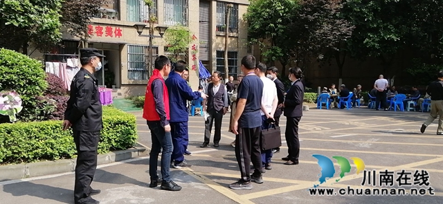 江阳区茜草街道匠心社区对辖区茶馆占道经营全面清理