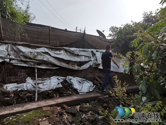 江阳区茜草街道沙坪社区积极开展雨后安全隐患排查工作(图2) 江阳区茜草街道沙坪社区积极开展雨后安全隐患排查工作(图2)