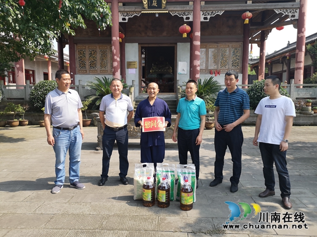 张福荣到泸县玉蟾街道龙脑寺开展慰问工作