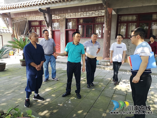 张福荣到泸县玉蟾街道龙脑寺开展慰问工作(图5)