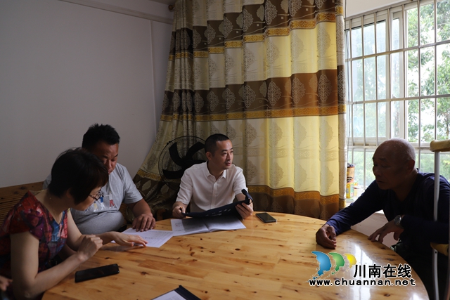 朱海斌到泸县玉蟾街道督导脱贫攻坚工作