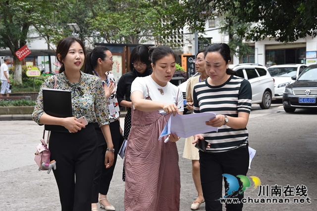 泸县县委组织部到玉蟾街道督导基层党建工作