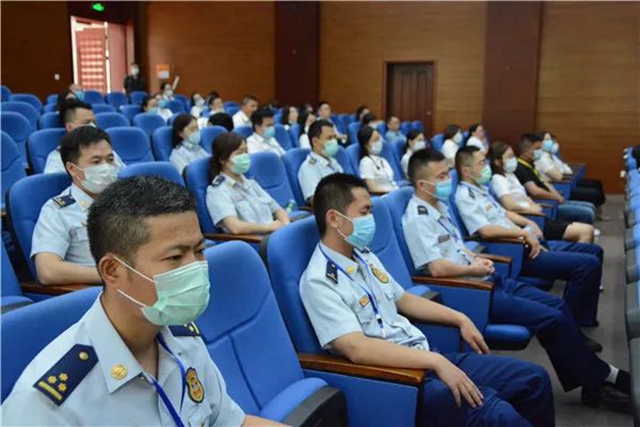 旁听庭审“零距离”，江阳法院以案释法“敲警钟”(图6)