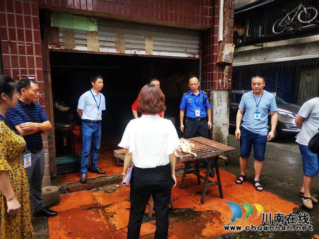 龙马潭区小市街道全面推进城区活禽定点屠宰和白条禽上市工作(图2) 龙马潭区小市街道全面推进城区活禽定点屠宰和白条禽上市工作(图2)