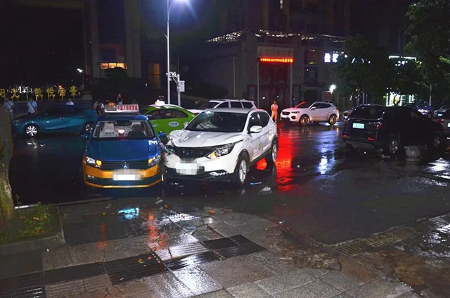 合江：教训还不够? 醉酒驾驶导致四车连撞！(图3)