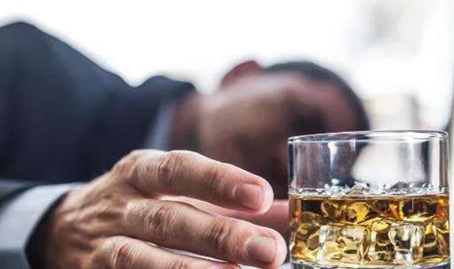 【警惕】泸州男子胡吃海喝，结果遭了！(图3)