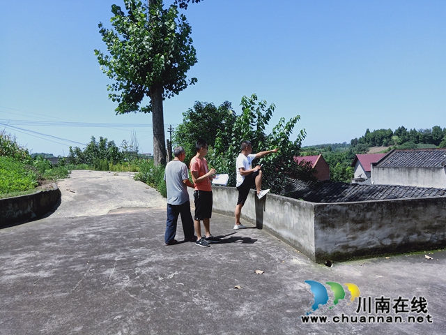 内江经开区凉风社区：做好人口普查工作，网格员对您的“第七表白”