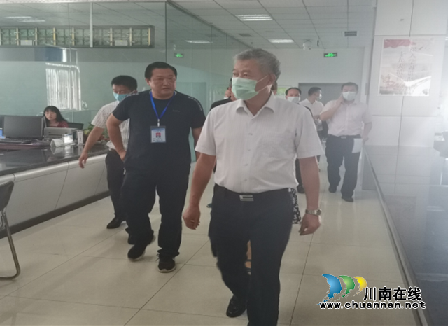 刘云带队督导纳溪区行政审批局全国文明城市建设工作