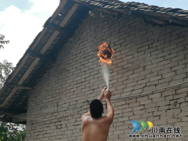 内江经开区靖民镇双塘村：摘除恼人马蜂窝，“格格”持续助力(图3)