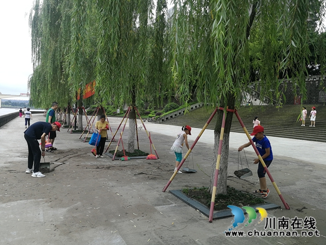江阳区大山坪街道：和乐三岩脑，巡河在行动