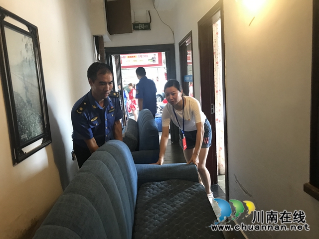江阳区北城街道严阵以待迎洪峰过境(图4)