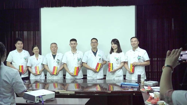 致敬中国医师节 | “弘扬抗疫精神,护佑人民健康”(图6) 致敬中国医师节 | “弘扬抗疫精神,护佑人民健康”(图6)