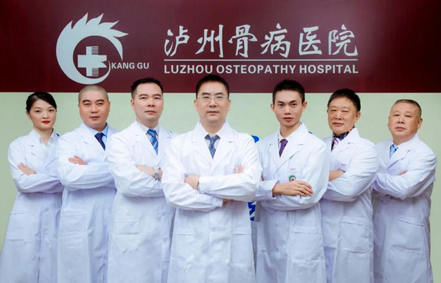 致敬中国医师节 | “弘扬抗疫精神,护佑人民健康”(图9) 致敬中国医师节 | “弘扬抗疫精神,护佑人民健康”(图9)