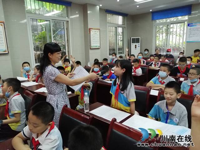 龙马潭区小市街道:小手拉大手,一起”筷"行动(图2) 龙马潭区小市街道:小手拉大手,一起”筷"行动(图2)