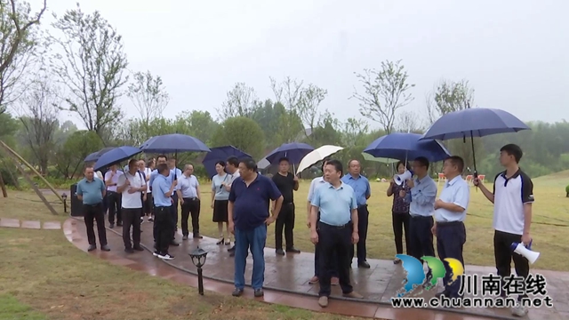 合江县人大常委会视察旅游重点建设项目(图2) 合江县人大常委会视察旅游重点建设项目(图2)