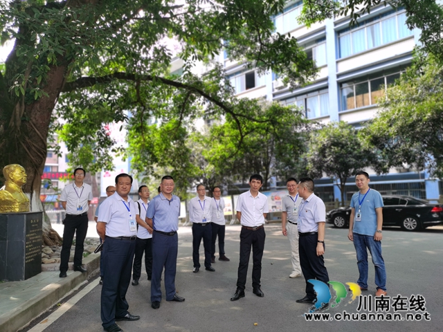 宋远平到合江中学检查开学工作(图1)