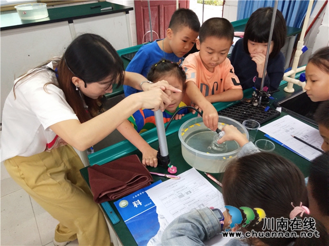 叙永东大街小学:开展见面课活动 促进新教师成长(图2) 叙永东大街小学:开展见面课活动 促进新教师成长(图2)