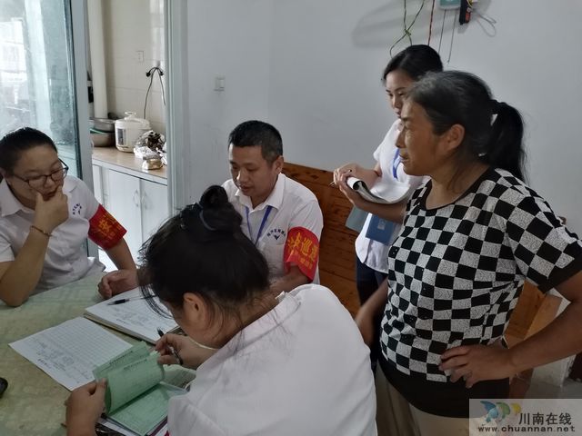内江经开区靖民镇双雁社区开展人口普查摸底入户工作(图3) 内江经开区靖民镇双雁社区开展人口普查摸底入户工作(图3)