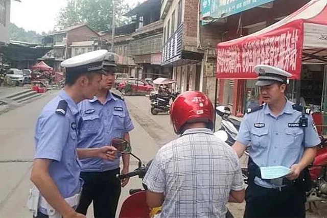 提醒内江车主们:挂上这个牌,小偷不敢来!(图3) 提醒内江车主们:挂上这个牌,小偷不敢来!(图3)