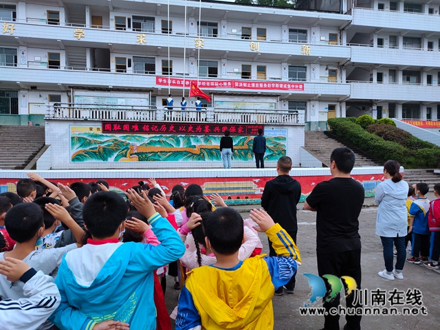 泸县得胜镇顺河学校开展“铭记九一八 做向上中国人”爱国主义宣教活动(图2)