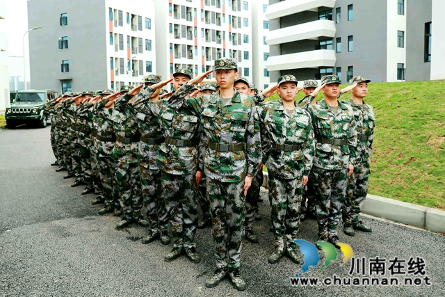 从戎报国英雄志，热血建功正当时！龙马潭区百余名新兵奔赴军营(图6)