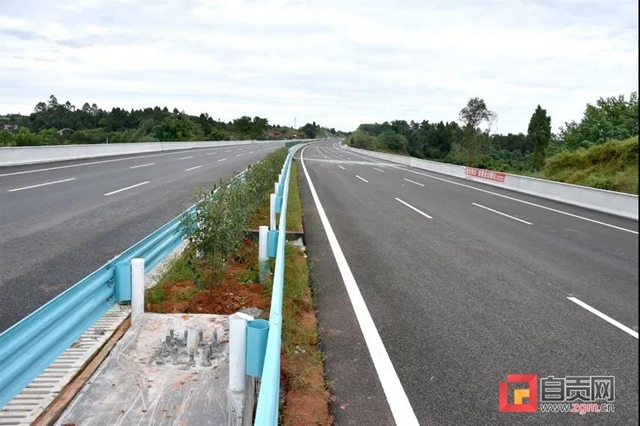 年底通车有望！成宜高速公路荣县段收尾(图1)