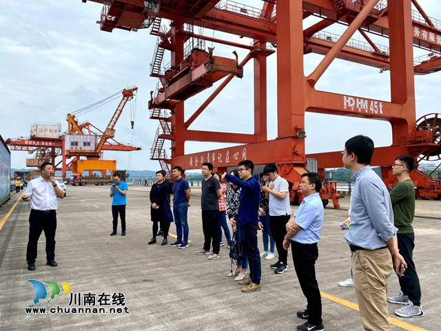 川渝两地国土空间规划调研座谈会在泸州召开(图2) 川渝两地国土空间规划调研座谈会在泸州召开(图2)