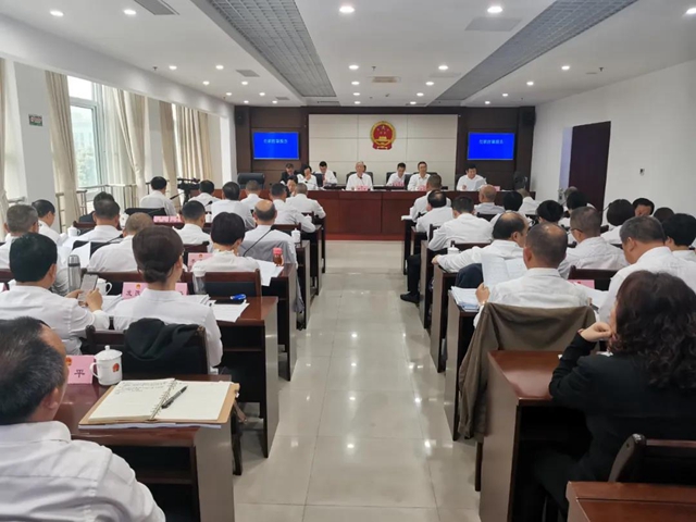 余梅任内江市东兴区人民政府代理区长(图1)