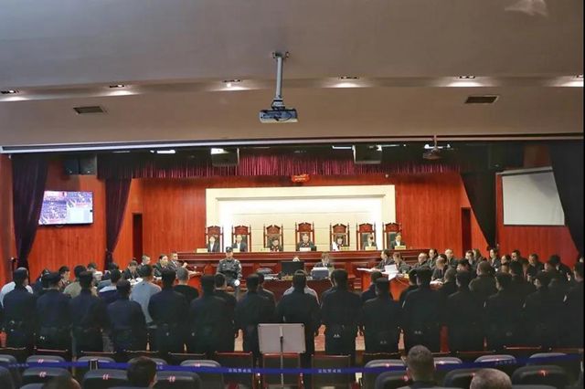 历时3天近35小时 自贡开庭审理一起21人涉黑案(图1)