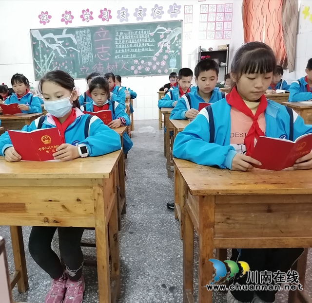 泸县得胜小学仁和完小开展“学宪法，讲宪法”的主题教育活动(图3)