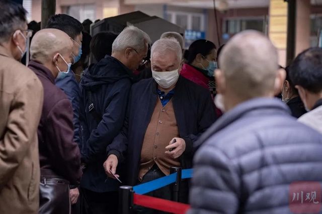 省卫健委：挂号、缴费老年人优先！医疗机构要保留人工服务窗口(图2)