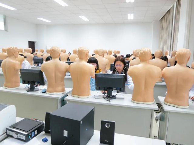 西南医科大学中西医结合学院召开新生见面会(图19)