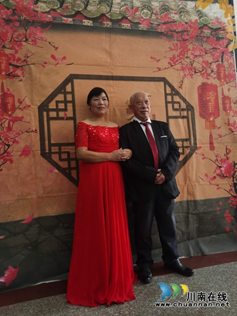 合江县妇联开展“留守不孤单·久久常相伴”留守老人公益婚纱摄影活动(图1)