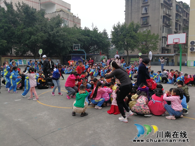 龙马潭区新民小学校举行“避震、应急疏散演练”(图2)