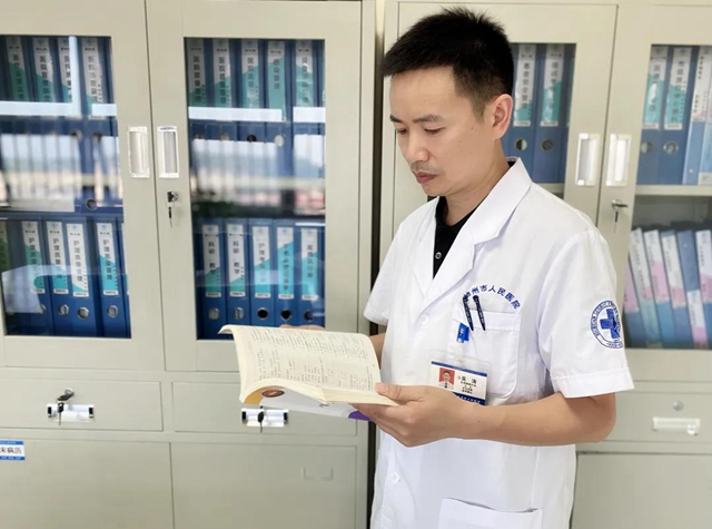 泸州市人民医院肝胆胰脾外科专家吴涛：从宜宾到泸州，追逐梦想一路前行