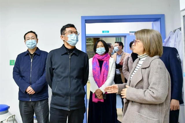 四川省科技厅党组成员、副厅长陈学华一行来西南医大附院考察调研(图2)
