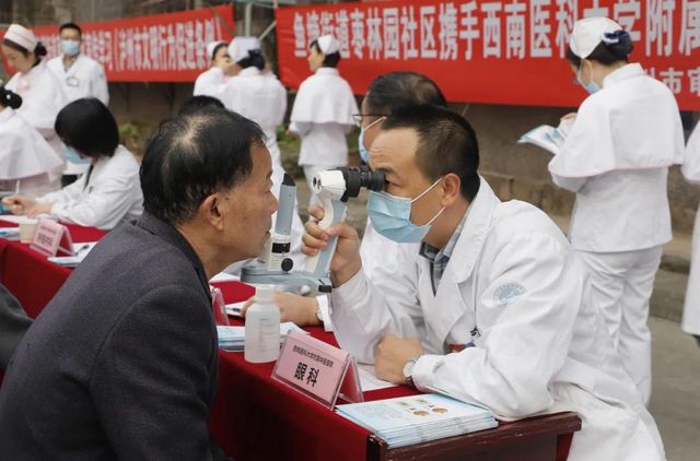 【围观】泸州这个社区牛角朝天?(图4) 【围观】泸州这个社区牛角朝天?(图4)