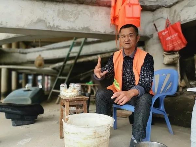 危急时刻连救三人！自贡出了一位“生命的摆渡人”(图2)
