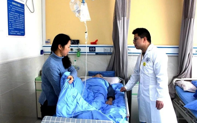 护士除了打针输液还能做什么? 一一福欣医院向玉溪市人民医院学习实施“优质护理”,助力践行“让老百姓有尊严地看病”的使命!(图2) 护士除了打针输液还能做什么? 一一福欣医院向玉溪市人民医院学习实施“优质护理”,助力践行“让老百姓有尊严地看病”的使命!(图2)